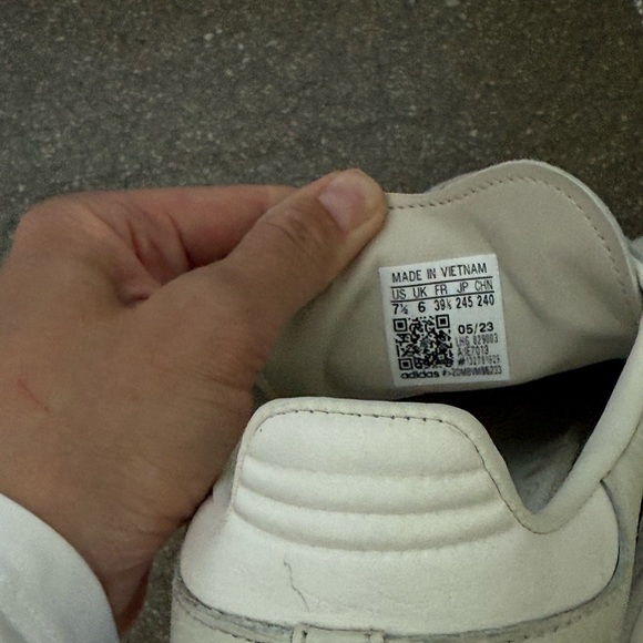 Adidas snickers - Picture 5 of 5